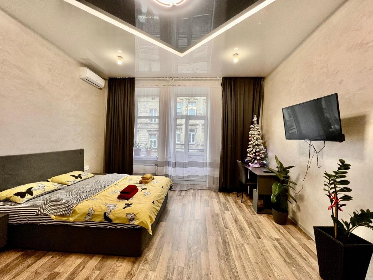 Kulisha 2Bedroom Apartment Near Opera House With Balcony Lviv Kültér fotó
