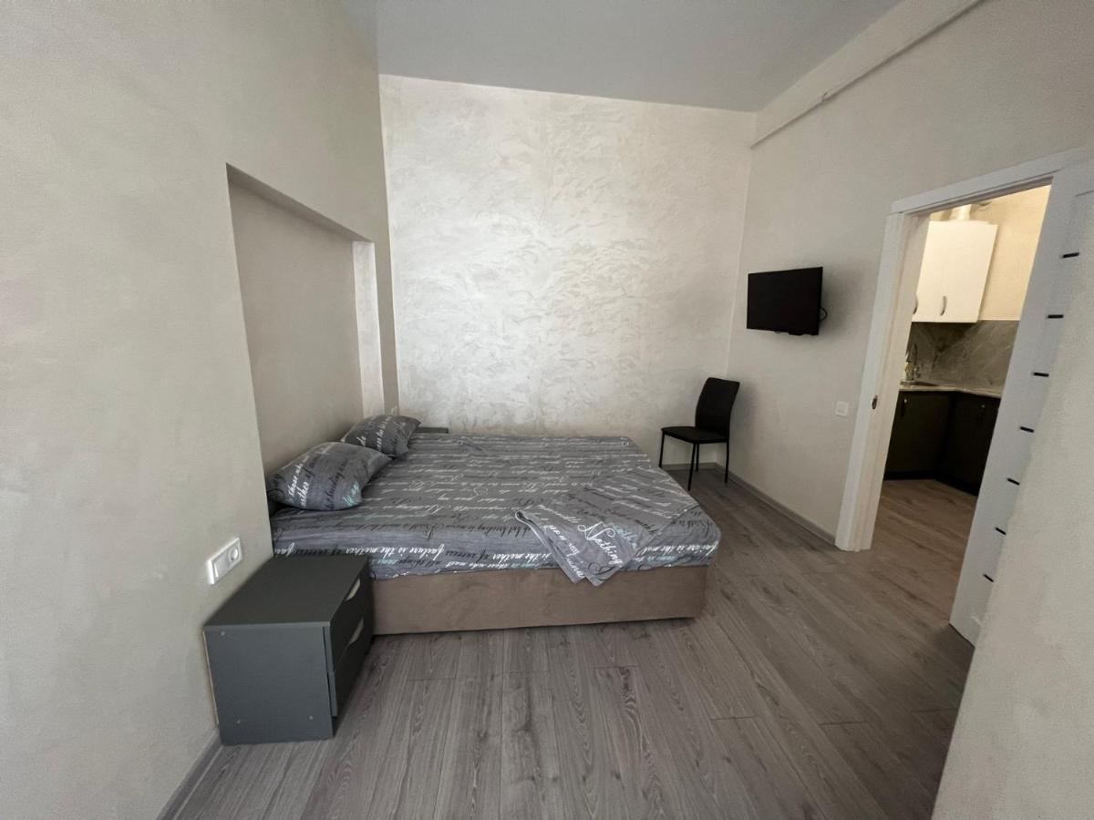 Kulisha 2Bedroom Apartment Near Opera House With Balcony Lviv Kültér fotó