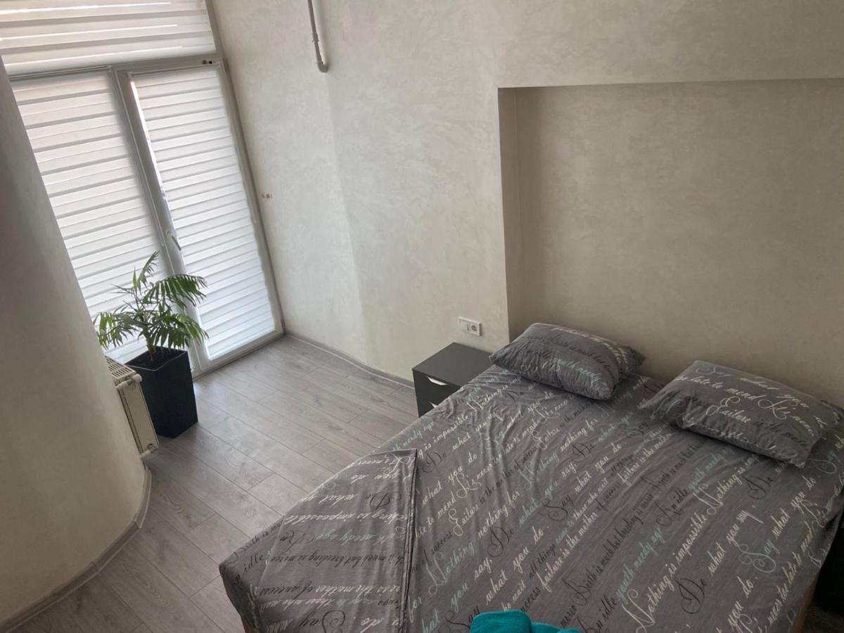 Kulisha 2Bedroom Apartment Near Opera House With Balcony Lviv Kültér fotó